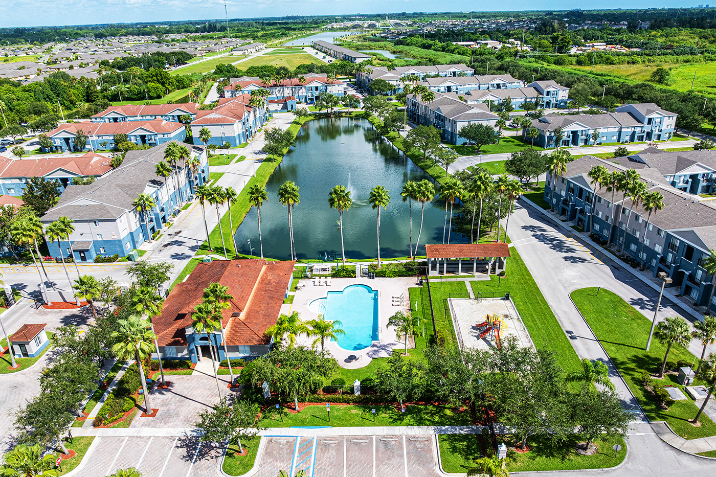 apartment-drone-photography-pool-amenities-1 Restaurant storefront exterior nationwide photography